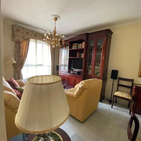fantástico apartamento con parking avenida de cadiz, Hotel in Sevilla