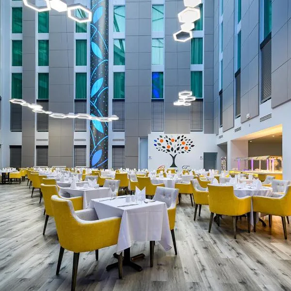 Atrium Hotel Heathrow: Hillingdon şehrinde bir otel