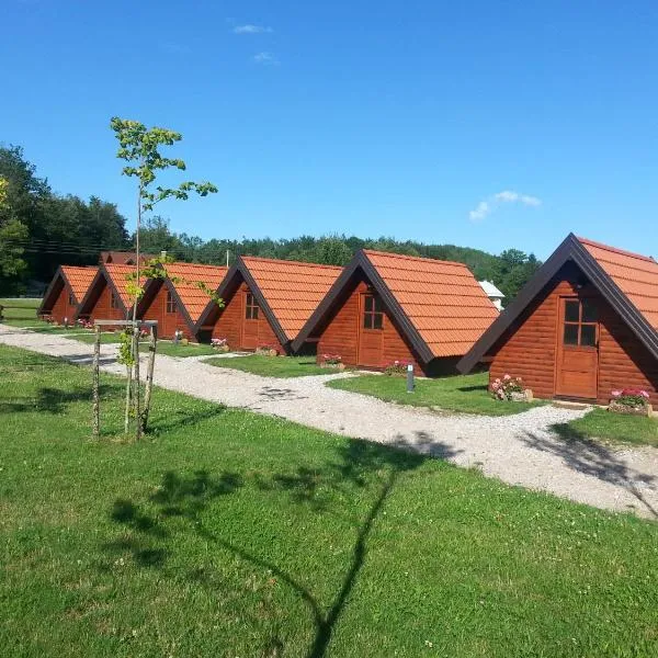 Bungalows Rizvan City, hotel in Brušane