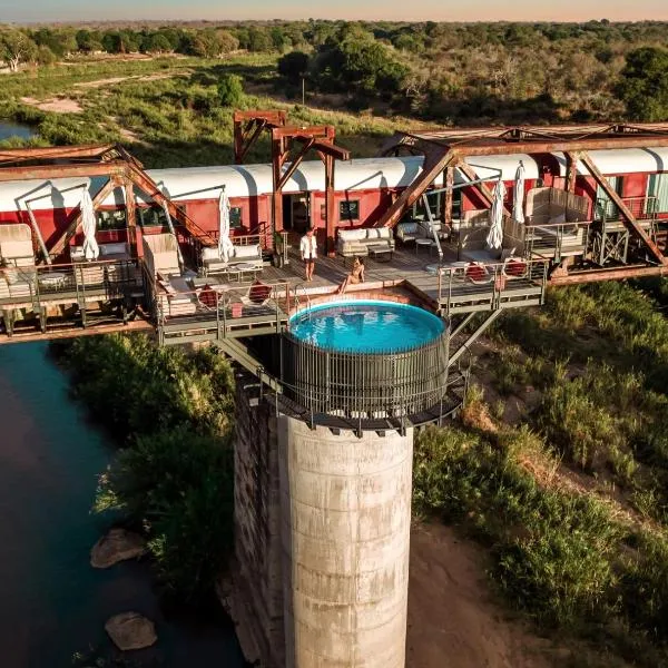 Kruger Shalati - Train on The Bridge & Garden Suites, hotel in Skukuza