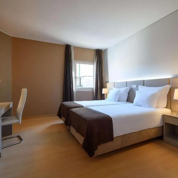 TRYP by Wyndham Porto Centro Hotel, хотел в Порто