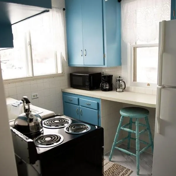 Charming French Studio Apartment, hotel in Laramie