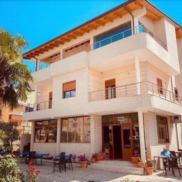 ELMA Guest House, hotel a Përmet