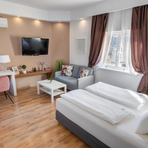 Premium Studio Szervita Square