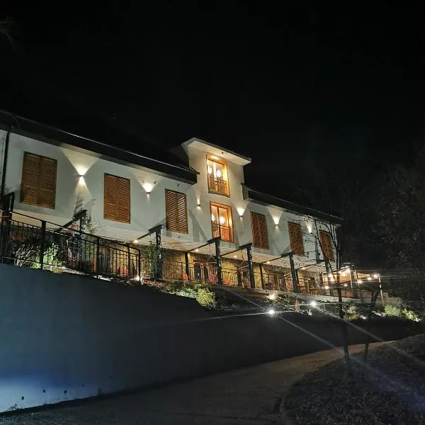 Illaberek Vendégház, hotel v destinaci Sukoró