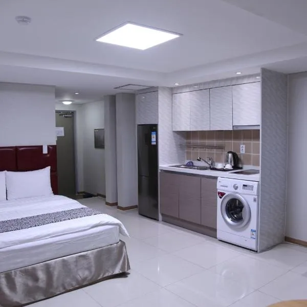 J Hotel