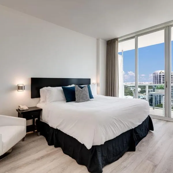 City View Balcony steps from Restaurants, Peacock Park & Marina, hotel in Miami