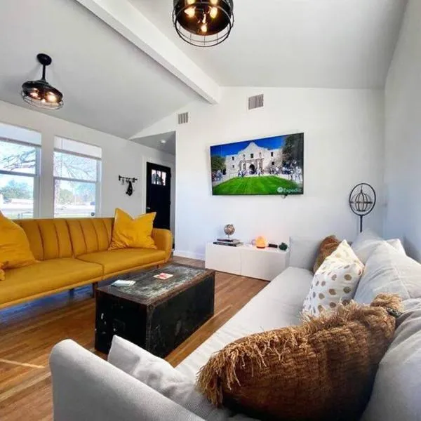 La Mariposa San Antonio - New! 5 min to Downtown!, hotel in San Antonio