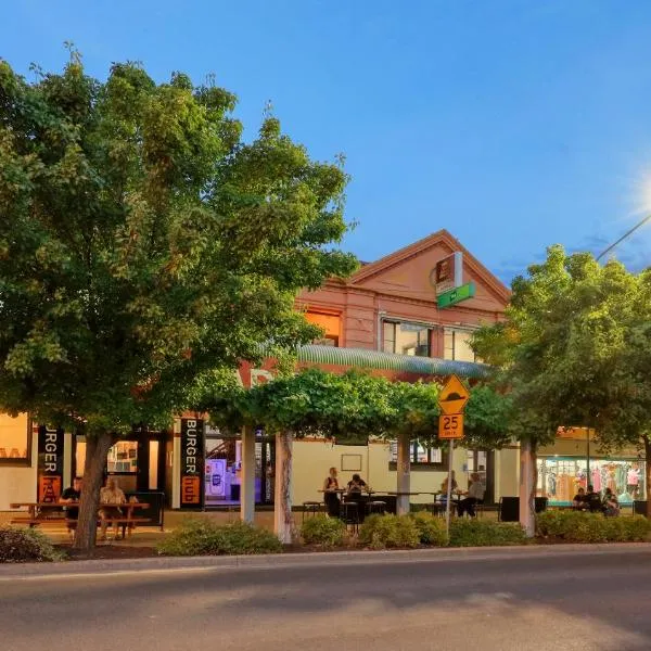 Broadway Hotel, hotel in Parkes