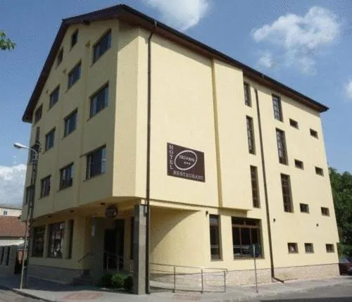 Hotel Davos, hotel in Deva
