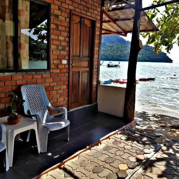 Dalum Beachhouse, hotel v destinaci Phi Phi Don