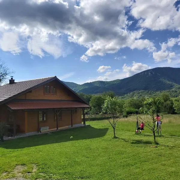 Wooden House Pia, hôtel à Brod na Kupi