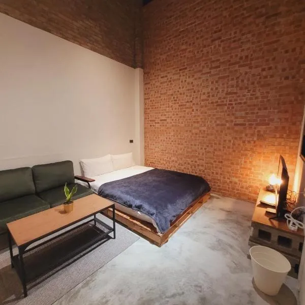 寄居蟹月租房型詢問日期, hotel in Toufen
