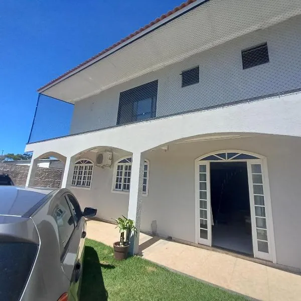 Casa 500 metros do mar, hotell sihtkohas Florianópolis