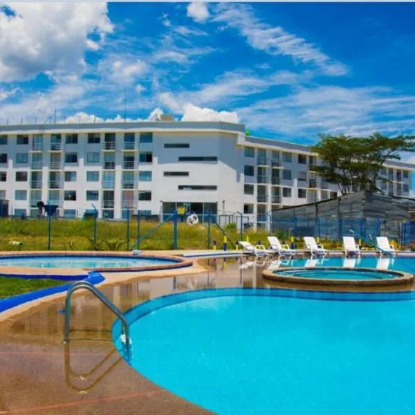 Apartamento cerca parque del Café con Piscina, hotel in Montenegro