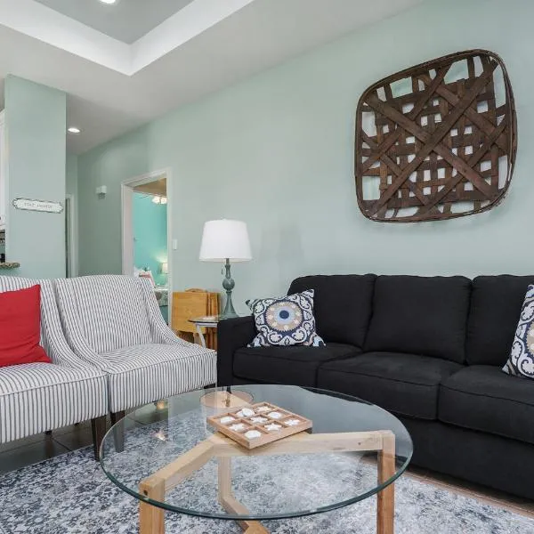 Sea Glass Cottage, hotel v destinaci Crystal Beach