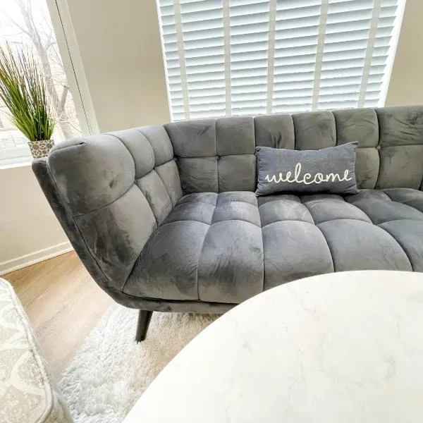 Wrigleyville Friends Unit - 5bdrm, hotel em Chicago