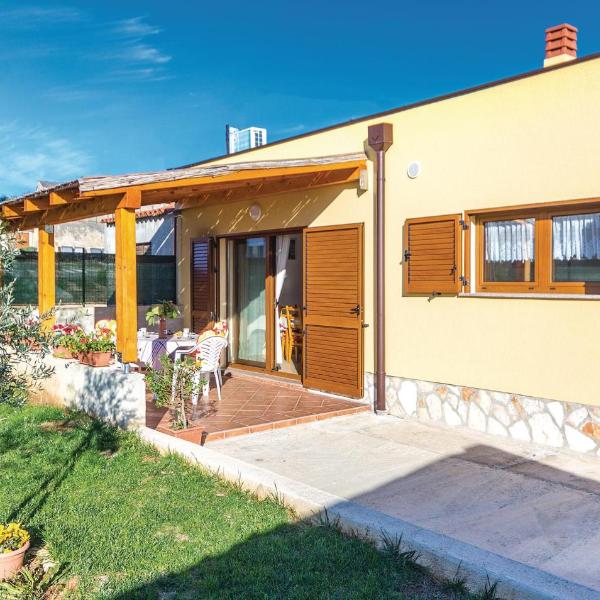 Beautiful Home In Liznjan With Wifi