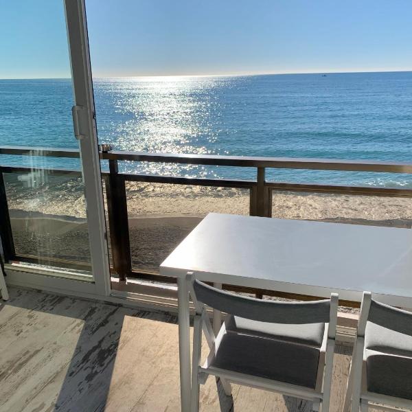 Malibu - “Vive en la playa” “Live on the beach”