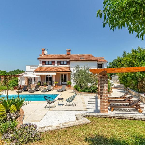 Gorgeous Home In Loborika With Private Swimming Pool, Can Be Inside Or Outside