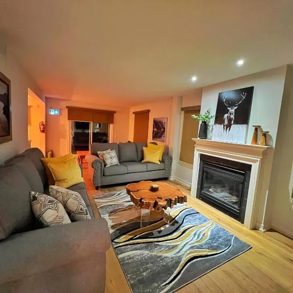 Luxurious Blue Mountain 3BR & 3BTH Walk-in to Village, hotel en The Blue Mountains