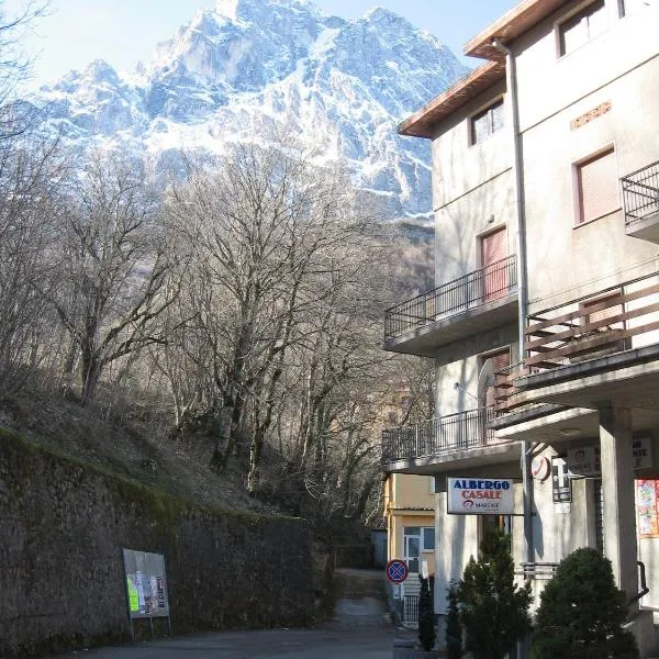 Hotel Casale, hotel em Isola del Gran Sasso dʼItalia