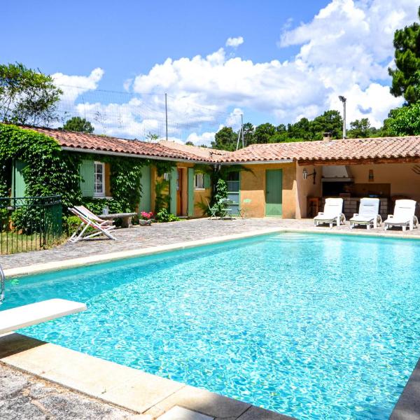 Stunning Home In Roussillon With 3 Bedrooms, Wifi And Outdoor Swimming Pool