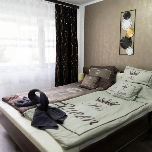 Komló Szíve Apartman, ξενοδοχείο σε Komló