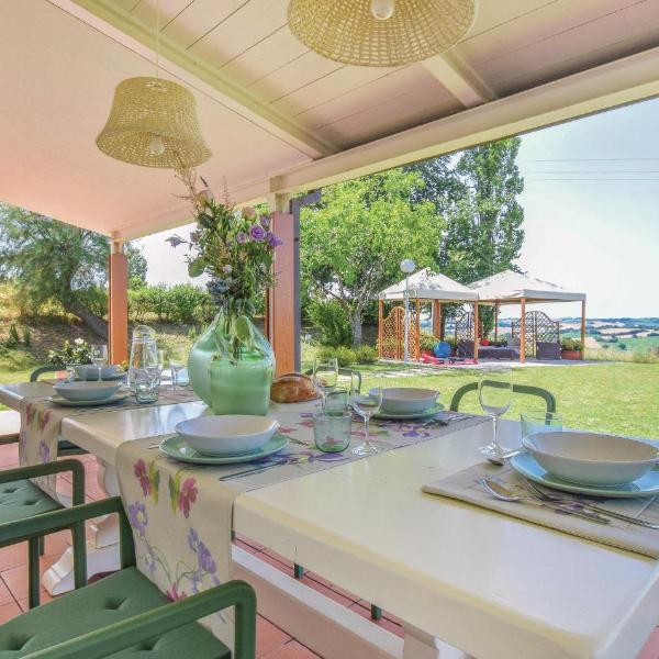 Awesome Home In Fano -Pu- With Jacuzzi