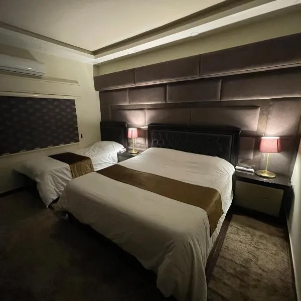 Oqdeh studio, hotel v destinaci Džaraš