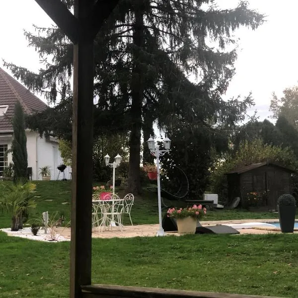 Un petit coin de paradis, hôtel à Bressolles