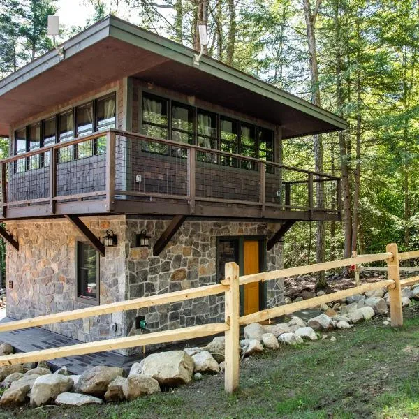 Trekker, Treehouses cabins and lodge rooms, hotel in Lake George