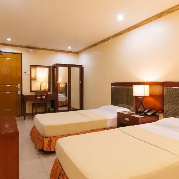 Peace Hotel by RedDoorz, hotel in Manila