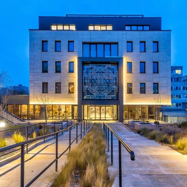 RAJ zdravia, hotel in Bratislava