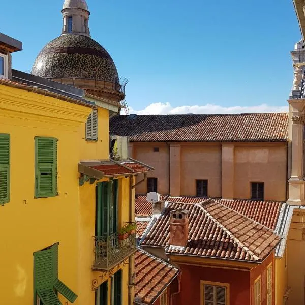Sunny apartment in heart of Nice Old Town, hôtel à Nice