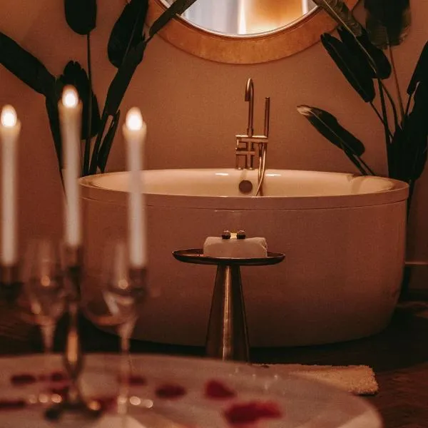 Maison Marie-Astrid, Suite avec Balnéo privée, hotel in Bordeaux