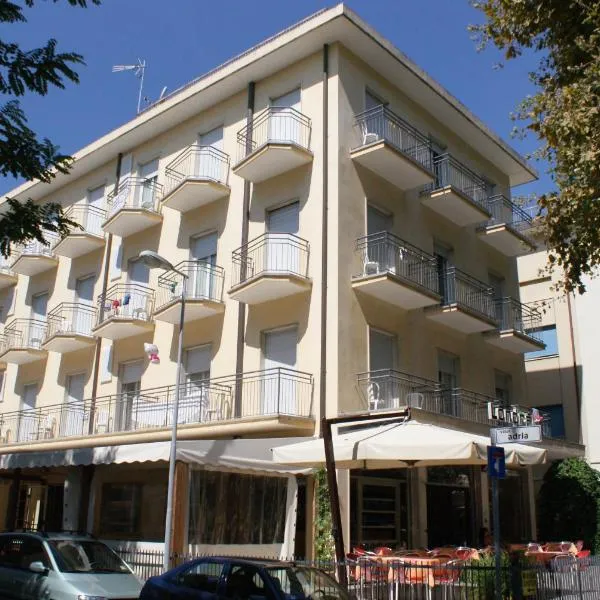 Hotel Londra,位于里米尼的酒店