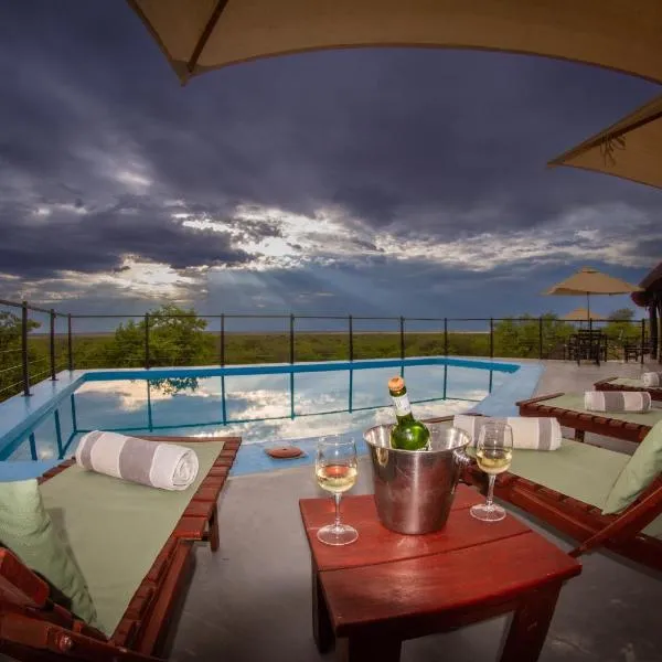 Uukwaluudhi Safari Lodge, hotel in Okahao
