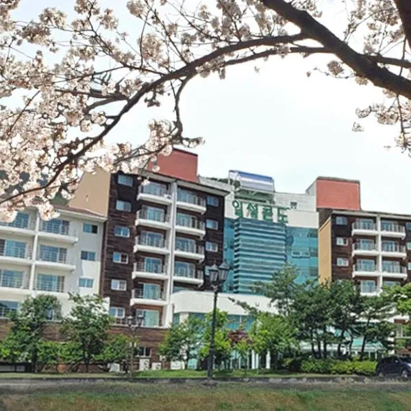 Muju Ilsung Condo, hotel in Muju