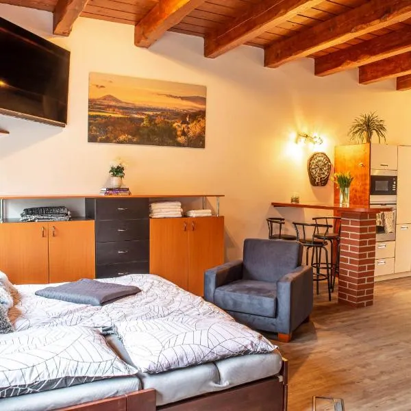 Apartmán na okraji města s vlastním parkováním, hôtel à Česká Lípa