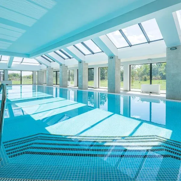 Luxury apartment Vodolei, hotel in Krapets