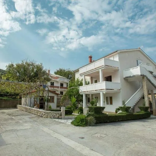 Apartman Ana, ξενοδοχείο σε Rab