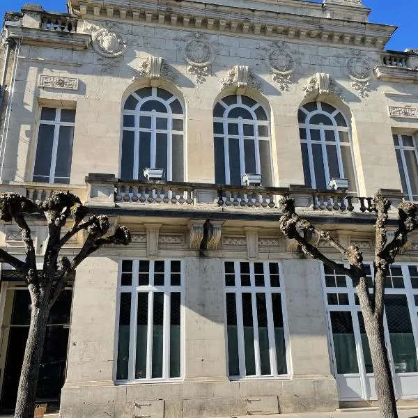 Salon Boyer, hotel u gradu Eperne