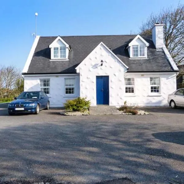 No 1 Apt, Brandy Harbour Cottage, hotel in Kilcolgan