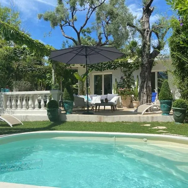 Cap d'Antibes 50m from the beach 3 bedrooms/Pool, hotel v destinaci Antibes
