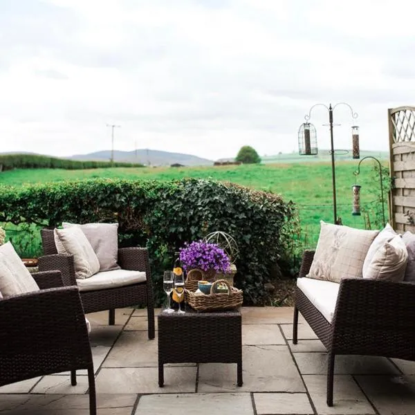 Woodend Cottage, Hotel in Dumfries