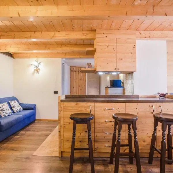 Chalet Osmar Appartamento 2, hotell sihtkohas Campitello di Fassa