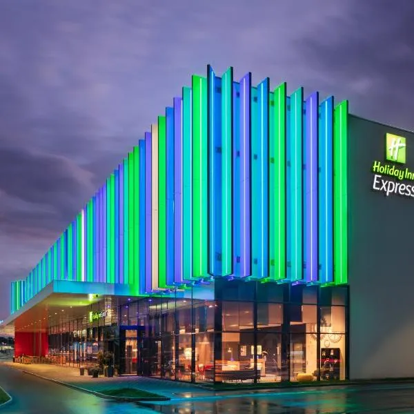 Holiday Inn Express - Aarburg - Oftringen by IHG，位于奥夫特林根的酒店