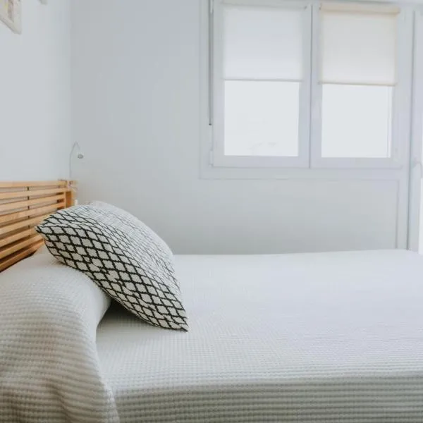 Apartamentos ZHR 2, hotel in Zahara de los Atunes