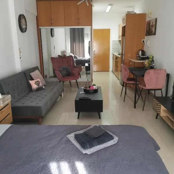 Flat111-Adults only, hotel in Limassol